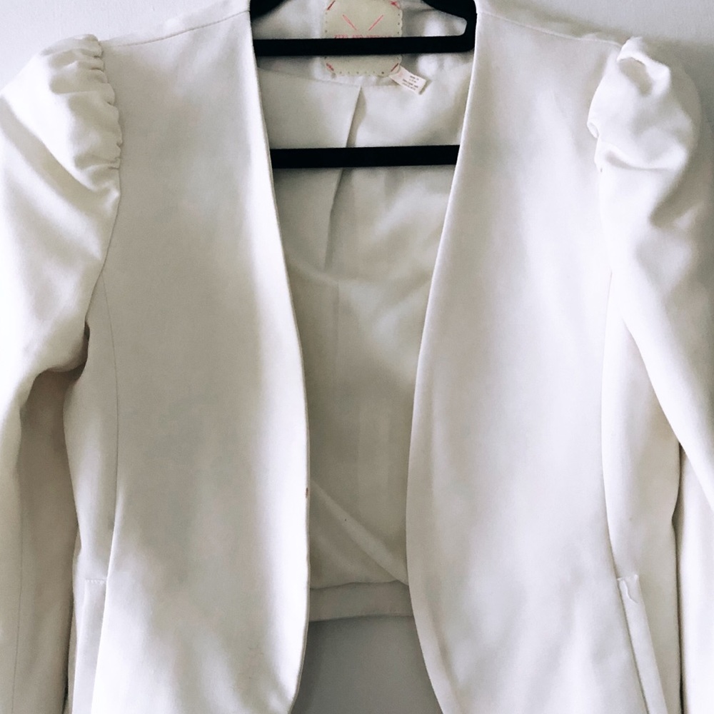 UO White Puff Sleeve Blazer